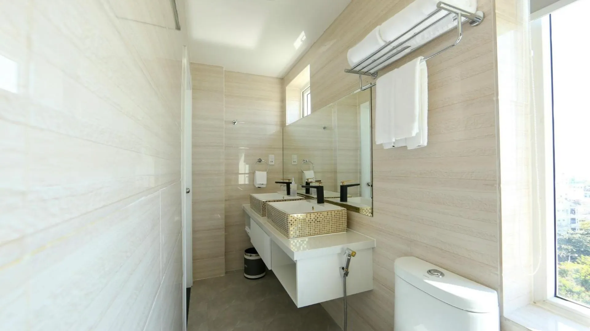 Rhm Luxury Hotel And Suite Đà Nẵng 4*,